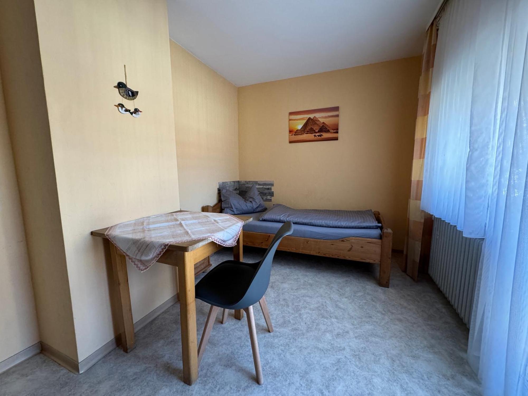 Zur Goldenen Krone Pension Stadtallendorf Esterno foto