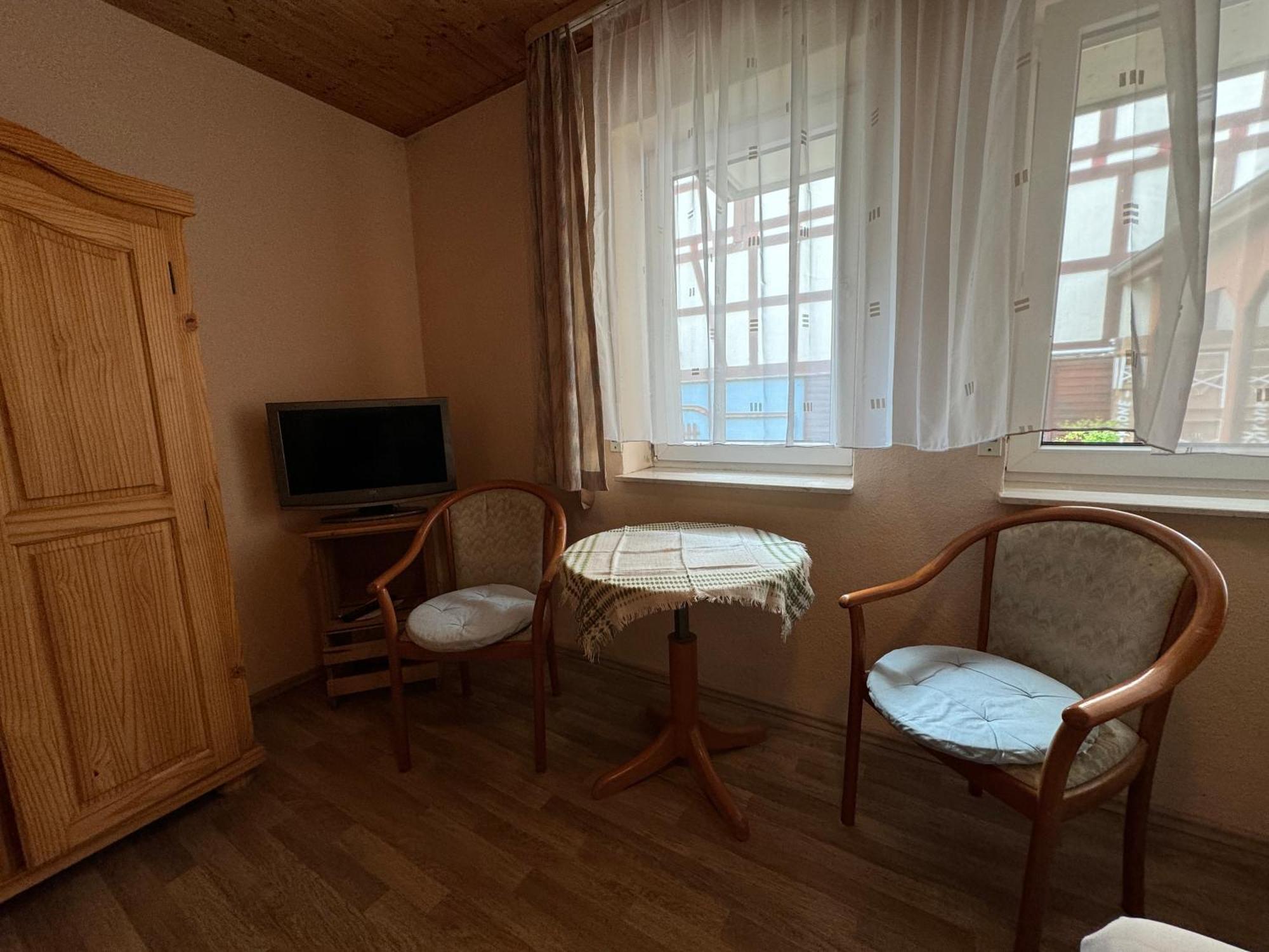 Zur Goldenen Krone Pension Stadtallendorf Esterno foto